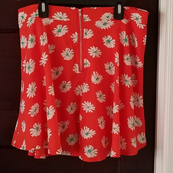 Cute orange flouncy skirt in great condition - Picture 6 of 6